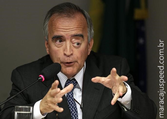 Ex-diretor da Petrobras Cerveró é preso pela PF no aeroporto do Rio Ex-diretor da Petrobras Cerveró é preso pela PF no aeroporto do Rio