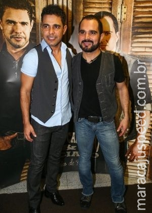 Viúva exige R$ 1 milhão e processa Zezé e Luciano Viúva exige R$ 1 milhão e processa Zezé e Luciano