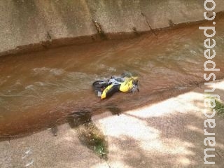 Morre adolescente que caiu com motocicleta em rio da capital Morre adolescente que caiu com motocicleta em rio da capital