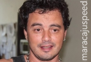 Renner vira cantor gospel após sair da reabilitação Renner vira cantor gospel após sair da reabilitação