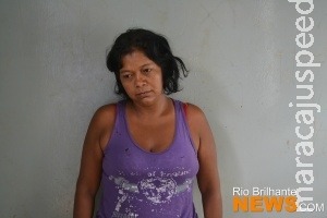 Após crise de ciúmes, mulher tenta matar o marido a facadas Após crise de ciúmes, mulher tenta matar o marido a facadas