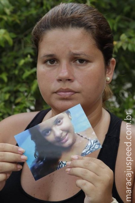 Menina desaparecida após mentir sobre show faz contato, mas não aparece: "Pai, eu estou bem" Menina desaparecida após mentir sobre show faz contato, mas não aparece: "Pai, eu estou bem"