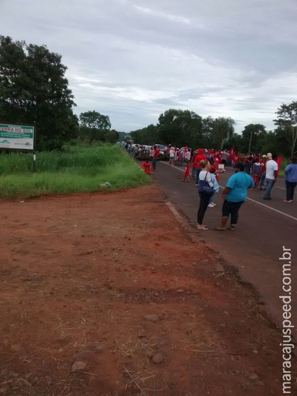  MST/MS tranca rodovias em solidariedade a famílias despejadas de acampamento