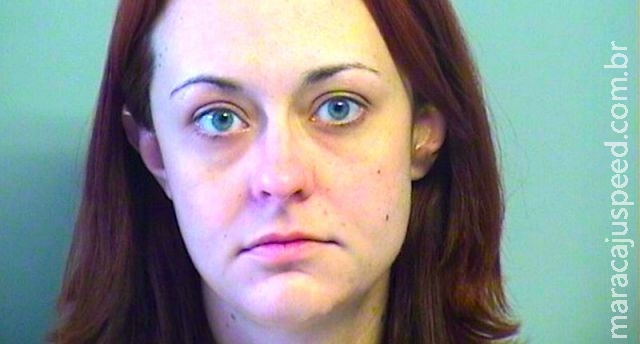 Mulher é presa após tentar arrancar pênis do namorado com mordida Mulher é presa após tentar arrancar pênis do namorado com mordida