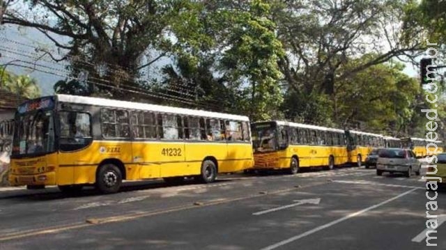 Passageiro tentou saltar do ônibus com corpo em chamas