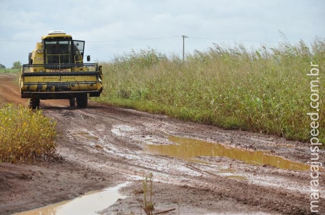 Com estradas em mau estado, produtores não podem escoar produção Com estradas em mau estado, produtores não podem escoar produção