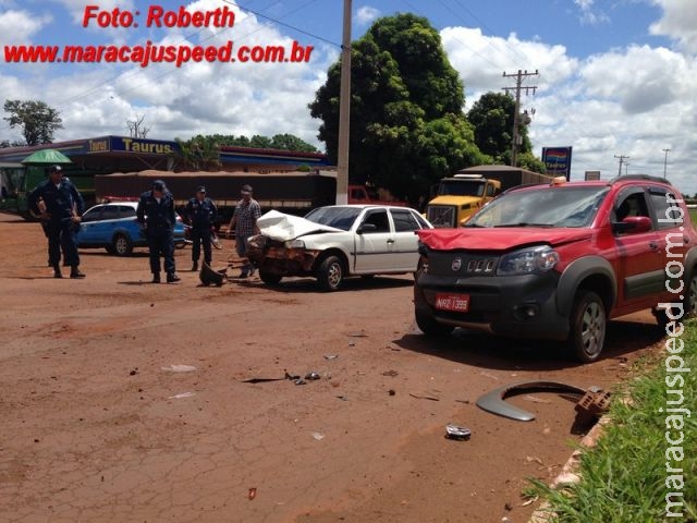 Maracaju: Colisão frontal entre dois veículos próximo ao Auto Posto Precinato Maracaju: Colisão frontal entre dois veículos próximo ao Auto Posto Precinato