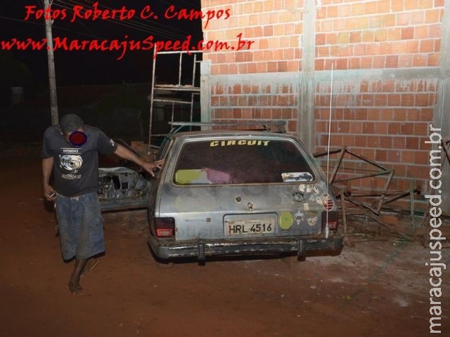 Maracaju: Motorista perde controle de veículo e derruba parede do Colégio Objetivo