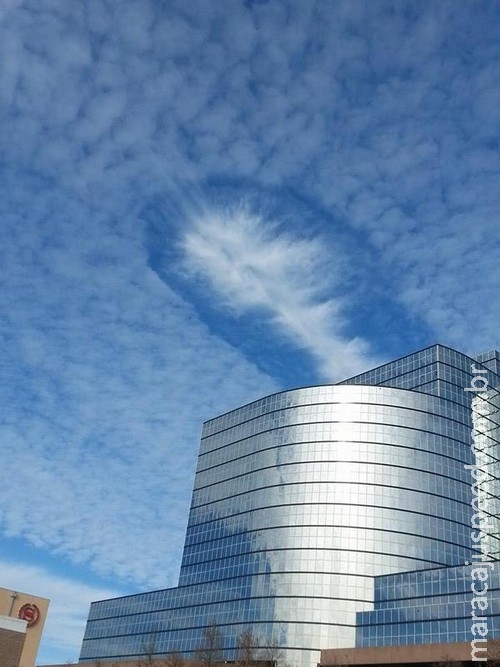 "Nuvens perfuradas" impressionam moradores nos EUA "Nuvens perfuradas" impressionam moradores nos EUA