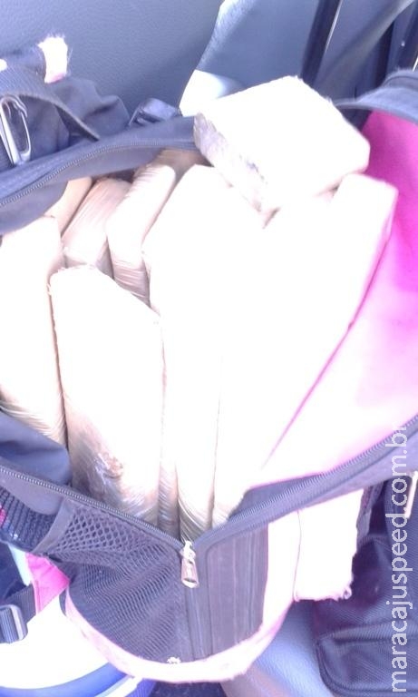 Polícia apreende adolescente de 16 anos com 11 kg de maconha em ônibus na MS 156 Polícia apreende adolescente de 16 anos com 11 kg de maconha em ônibus na MS 156