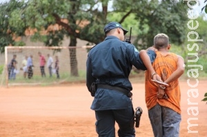 Briga por jogo resultou em morte de jovem com faca no pescoço Briga por jogo resultou em morte de jovem com faca no pescoço