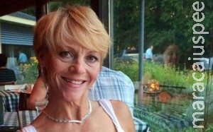 Mulher tenta guardar arma no sutiã, atira no olho e morre Mulher tenta guardar arma no sutiã, atira no olho e morre