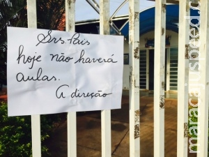 Alunos de creche ficam sem aula por falta de comida Alunos de creche ficam sem aula por falta de comida