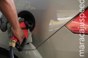Donos de postos aproveitam reajuste da gasolina e elevam lucro em 90% Donos de postos aproveitam reajuste da gasolina e elevam lucro em 90%