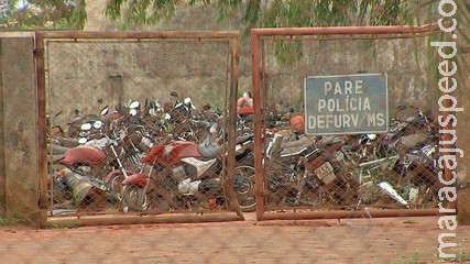 Garotos são apreendidos por furto de peças de motos em delegacia de MS Garotos são apreendidos por furto de peças de motos em delegacia de MS