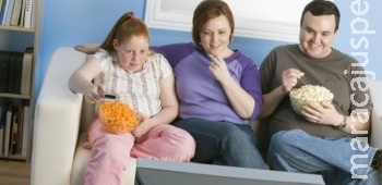 Pais deveriam ser punidos com multa pela obesidade de filhos?
