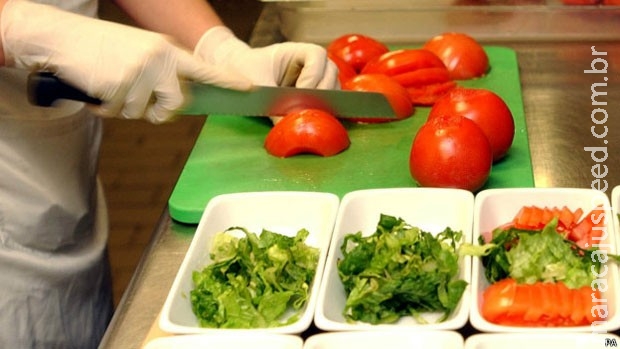 Estudo recomenda tomate para prevenir câncer de próstata Estudo recomenda tomate para prevenir câncer de próstata