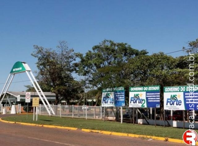 Motoristas que pagaram placas novas se revoltam, mas não serão ressarcidos Motoristas que pagaram placas novas se revoltam, mas não serão ressarcidos