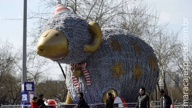 Enquanto Brasil comemora carnaval, China festeja Ano Novo Enquanto Brasil comemora carnaval, China festeja Ano Novo