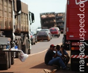 Quatro cidades de MS continuam com rodovias fechadas por protestantes Quatro cidades de MS continuam com rodovias fechadas por protestantes