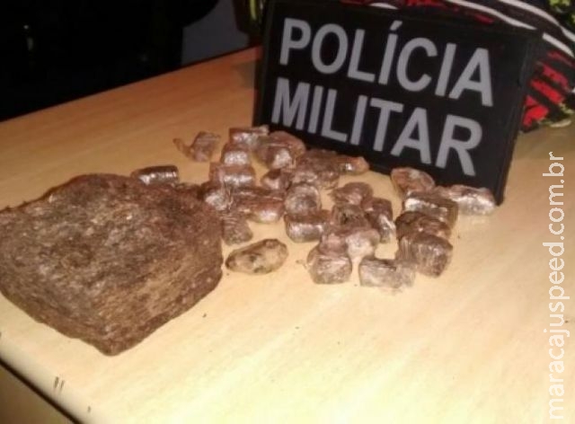 Irmãos e dois adolescentes são apreendidos com 33 trouxinhas de maconha em MS Irmãos e dois adolescentes são apreendidos com 33 trouxinhas de maconha em MS