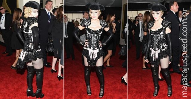 Aos 56 anos, Madonna aposta em look sensual e exibe o bumbum no Grammy