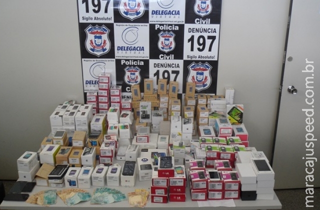 Casal de empresários é preso com 250 celulares roubados para revenda Casal de empresários é preso com 250 celulares roubados para revenda