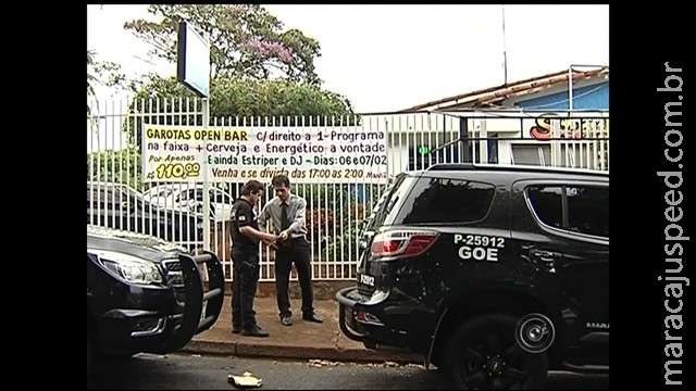 Casal é preso após anunciar festa com prostitutas e até energético liberado Casal é preso após anunciar festa com prostitutas e até energético liberado