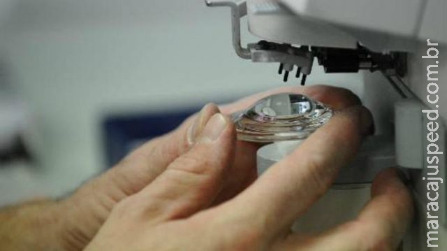 Suíços criam lentes de contato tecnológicas Suíços criam lentes de contato tecnológicas