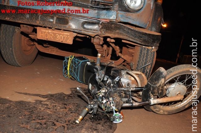 Maracaju: Motociclista colide frontalmente com caminhão na Rua Comandante Camisão e vai a óbito Maracaju: Motociclista colide frontalmente com caminhão na Rua Comandante Camisão e vai a óbito