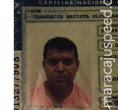 Homem é assassinado com um tiro no peito em ponto de ônibus Homem é assassinado com um tiro no peito em ponto de ônibus