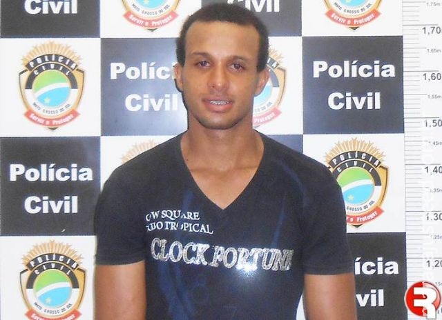 Estudante desmaia depois de ser agredida pelo marido que acaba preso Estudante desmaia depois de ser agredida pelo marido que acaba preso