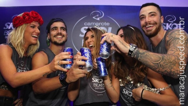 Caio Castro soltinho, ator beijando homem... O que ninguém contou sobre os bastidores do carnaval em Caio Castro soltinho, ator beijando homem... O que ninguém contou sobre os bastidores do carnaval em