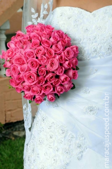 Gol perde mala com roupas para casamento, noivos usam calça jeans na cerimônia e receberão R$ 20 mil