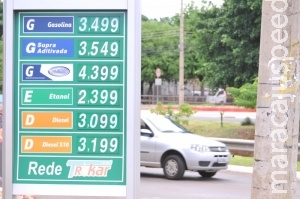 Postos mantêm preços, mas gasolina deve subir pela segunda vez no mês