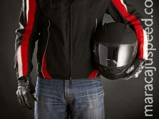 Capacete limpo é sinal de saúde Capacete limpo é sinal de saúde