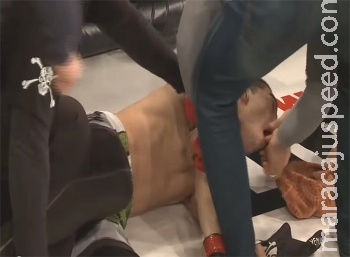  Lutador de MMA tem convulsões após sofrer nocaute