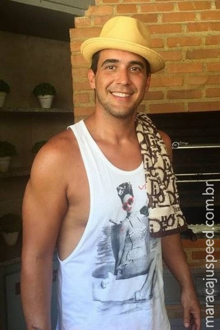 André Marques recebe críticas após dizer que perda de peso o tirou do fundo do poço André Marques recebe críticas após dizer que perda de peso o tirou do fundo do poço