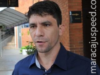 Delcídio não paga cabos eleitorais e dívida de R$ 38.8 mil vai parar na Justiça Delcídio não paga cabos eleitorais e dívida de R$ 38.8 mil vai parar na Justiça
