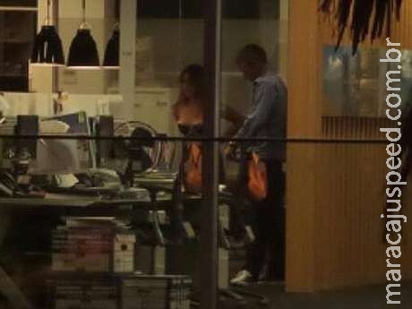 Mulher descobre traição de marido com fotos no Facebook Mulher descobre traição de marido com fotos no Facebook