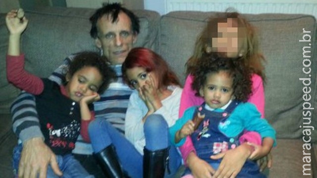 Mãe é suspeita de ter matado os três filhos Mãe é suspeita de ter matado os três filhos