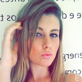 Família é encontrada morta a tiros dentro de casa Família é encontrada morta a tiros dentro de casa