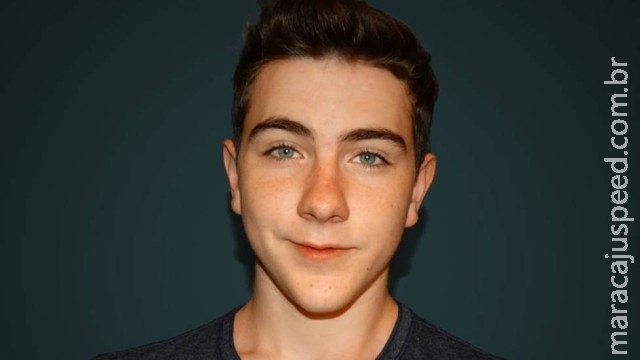 Jovem americano é expulso do colégio após de assumir gay