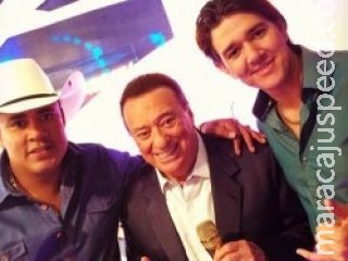 Dupla sertaneja de Mato Grosso do Sul participa do programa Raul Gil Dupla sertaneja de Mato Grosso do Sul participa do programa Raul Gil