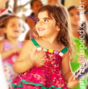 Saiba quais cuidados os pais devem ter com as crianças durante os dias de folia Saiba quais cuidados os pais devem ter com as crianças durante os dias de folia