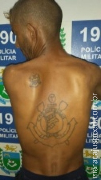 Homem tem carro roubado, liga para a polícia e acaba preso Homem tem carro roubado, liga para a polícia e acaba preso