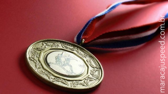 Há momento em que devemos comemorar. Mas cuidado com prêmios