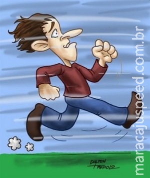 Detentos ficam feridos ao tentar fugir pulando muro e são capturados 