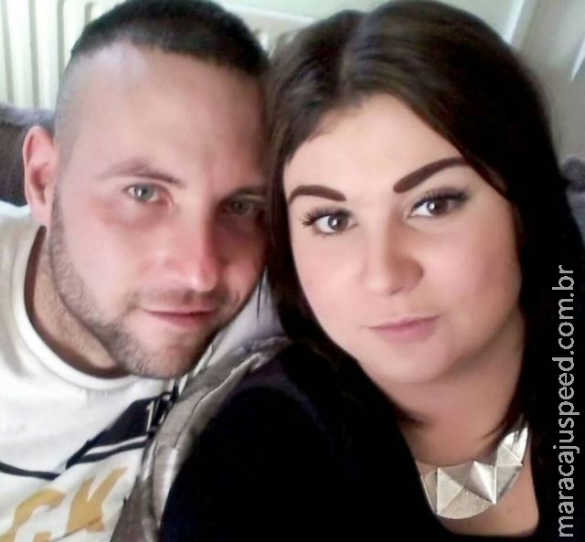 Pais assassinam bebê de 11 meses e colocam a culpa em cão de estimação Pais assassinam bebê de 11 meses e colocam a culpa em cão de estimação