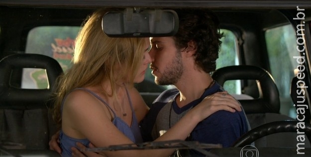 Sete Vidas: Pedro e Júlia descobrem que não são irmãos e transam